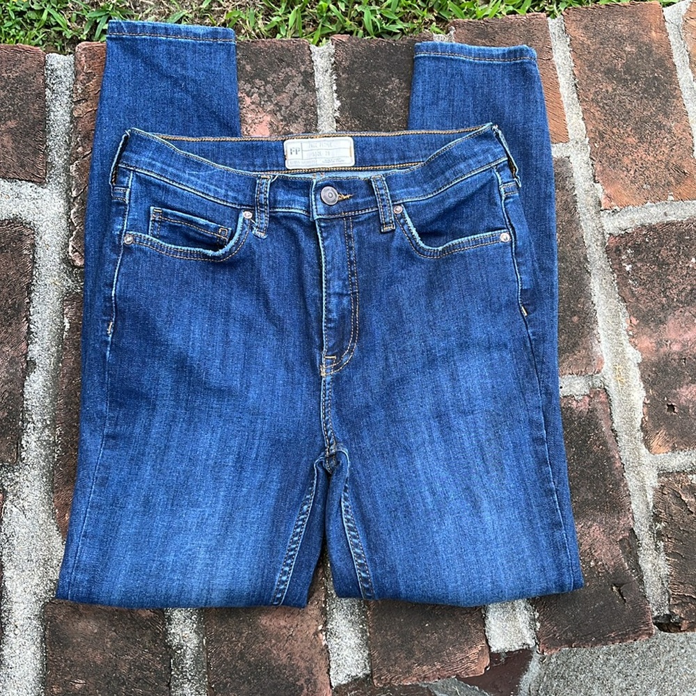 Free People Blue Distressed Skinny Jeans size 28 - Picture 6 of 7